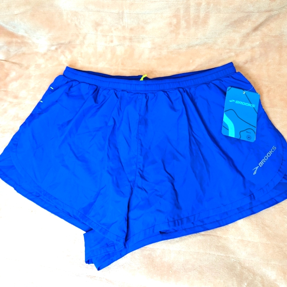 NWT Brooks Men's Sherpa 2" Split Short II Sz M